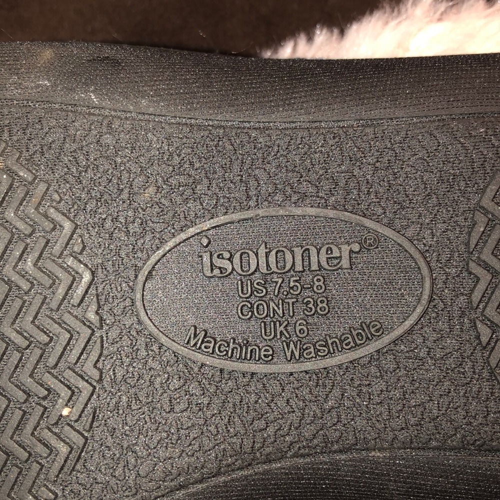 Isotoner-Faux Fur Slipper Women’s size 7.5-8 - Picture 5 of 5